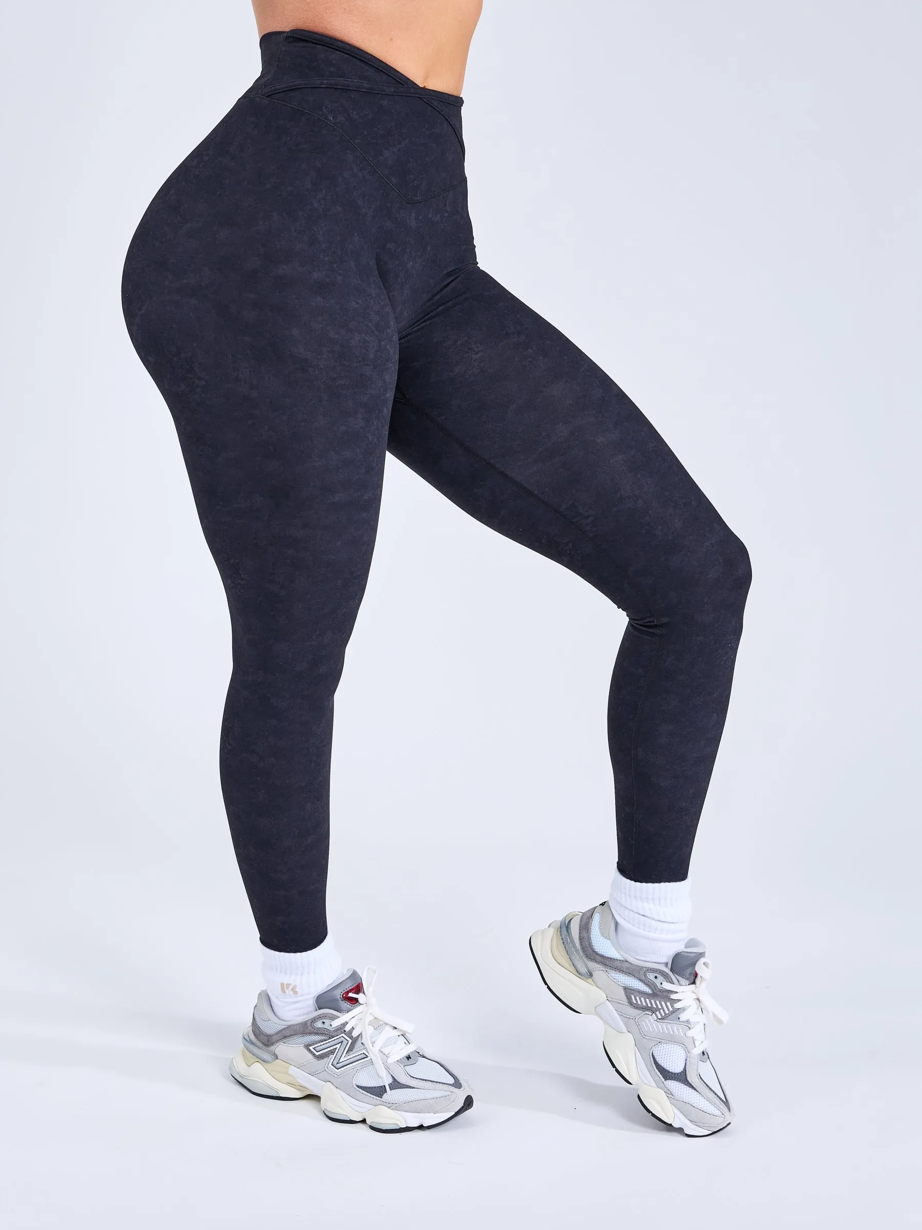 Girlfriend Legging - Onyx Black Mineral Wash