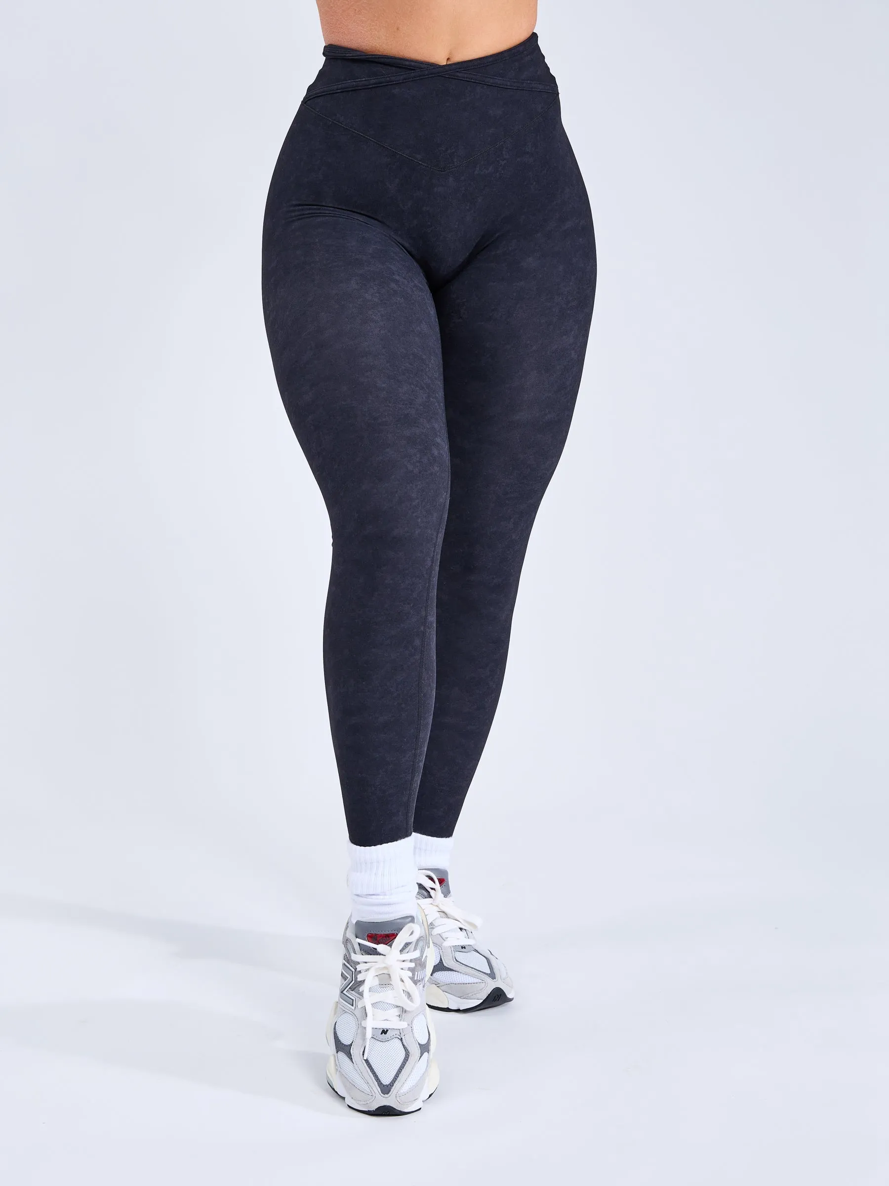 Girlfriend Legging - Onyx Black Mineral Wash